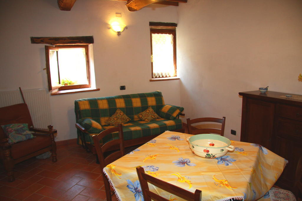 Apartamento Borgo Fango Montieri Habitación foto
